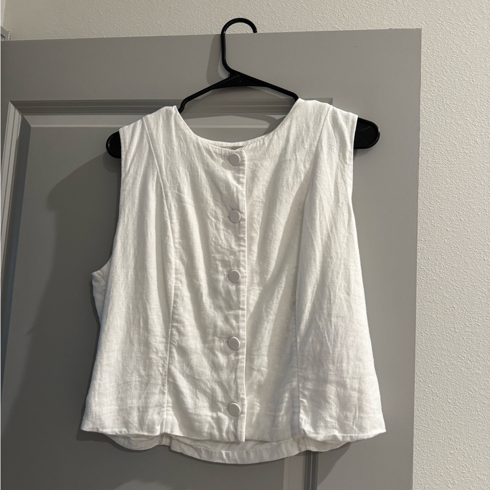Abercrombie & Fitch White Sleeveless Blouse